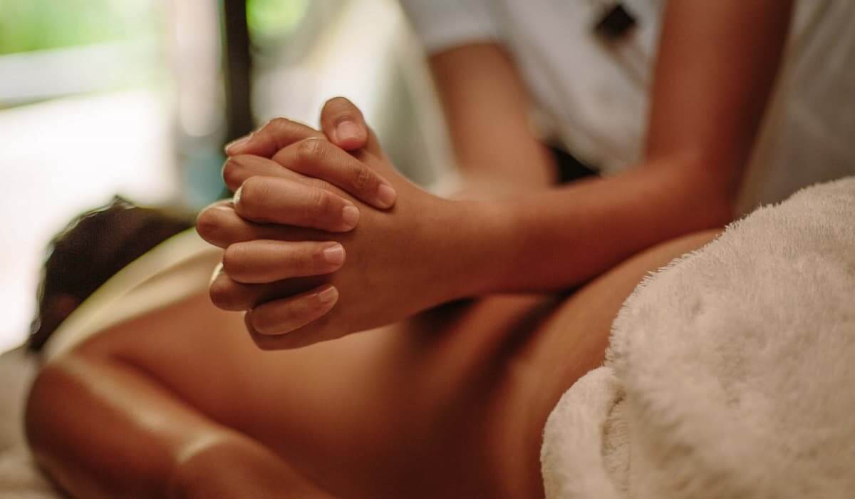 Lomi Lomi Massage